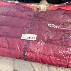 New in package Girls Large Eddie Bauer Magenta/purple ombré Puffer Jacket
